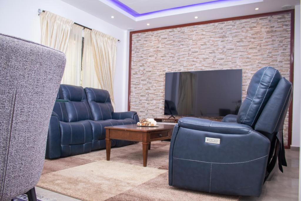Luxury Suites Chester One Дакар Экстерьер фото